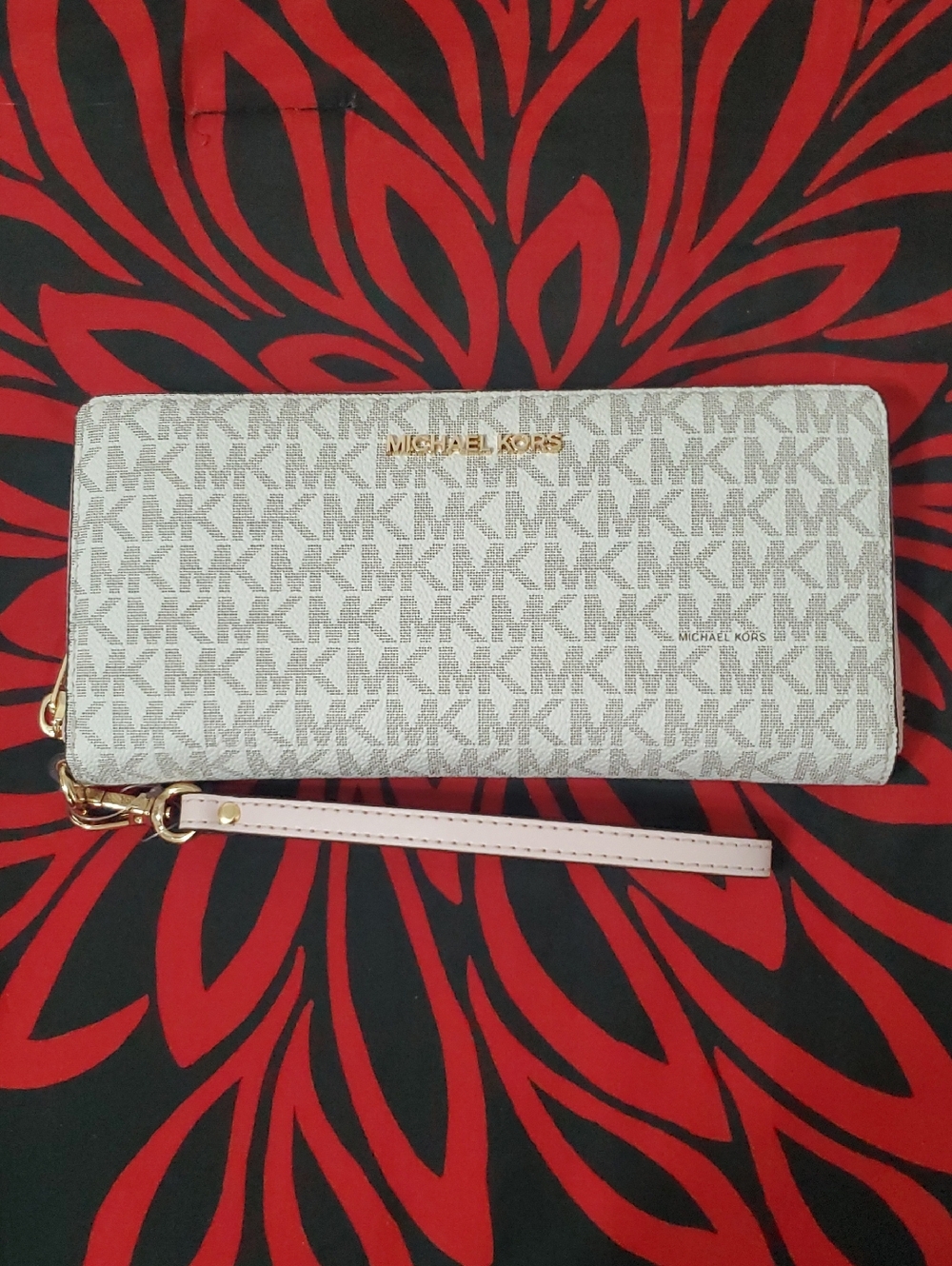 Michael Kors Powder Blush MLT Pink Monogram Jet Set Continental Wallet Wristlet